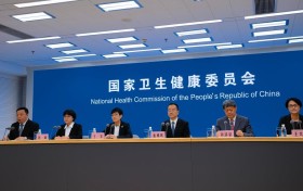 今冬多种呼吸道疾病交织，国家卫健委回应热点关切